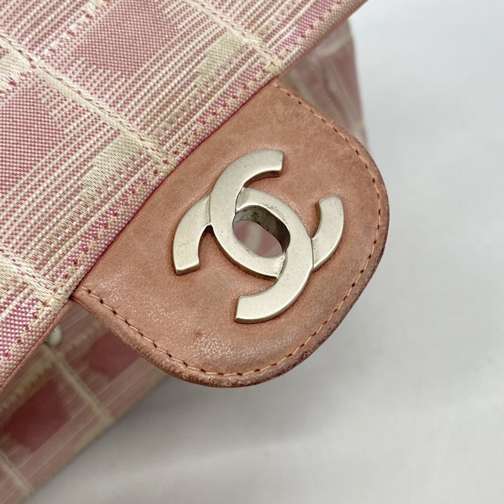CHANEL Pink Shoulder Bag - Picture 9 of 10